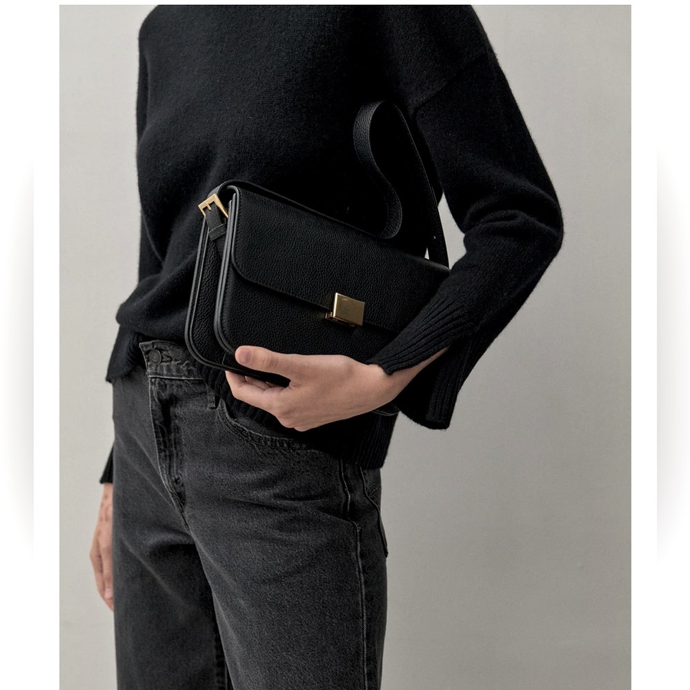 The Curated pebble leather shoulder bag